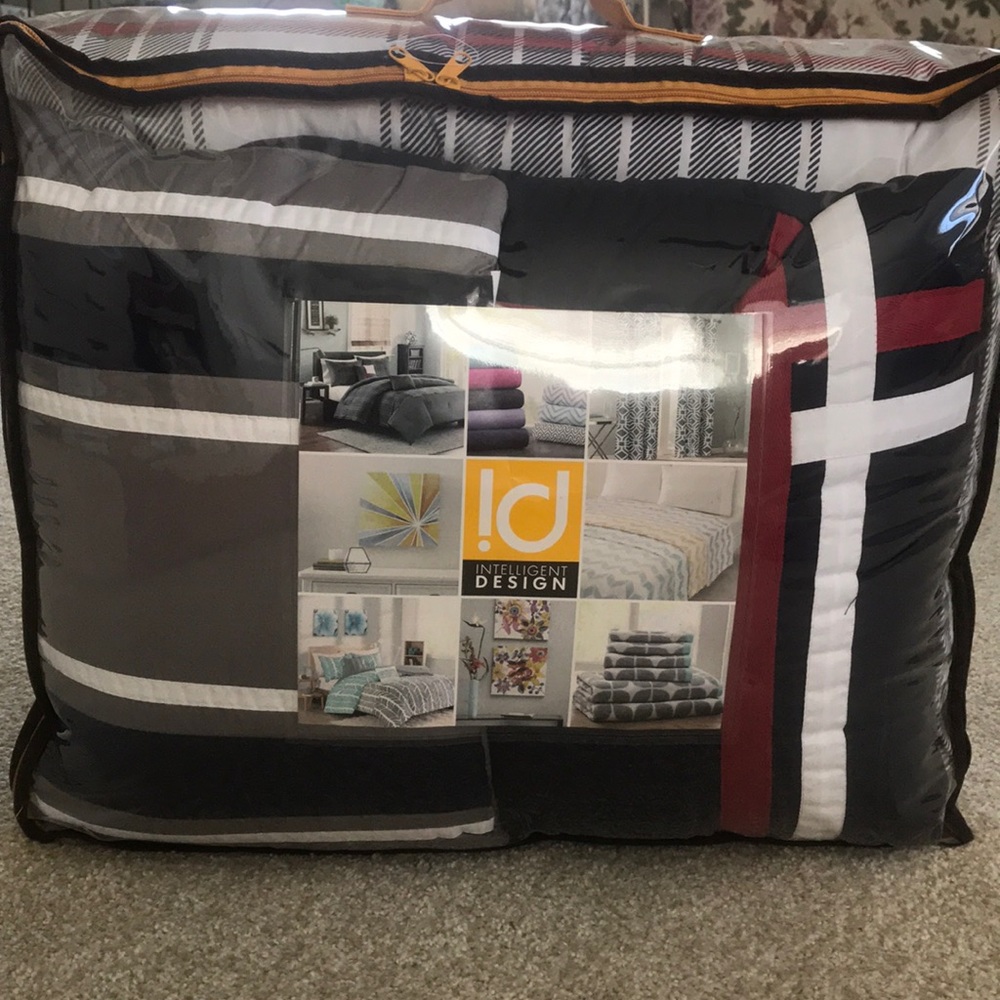 NWT Twin XL Comforter Set